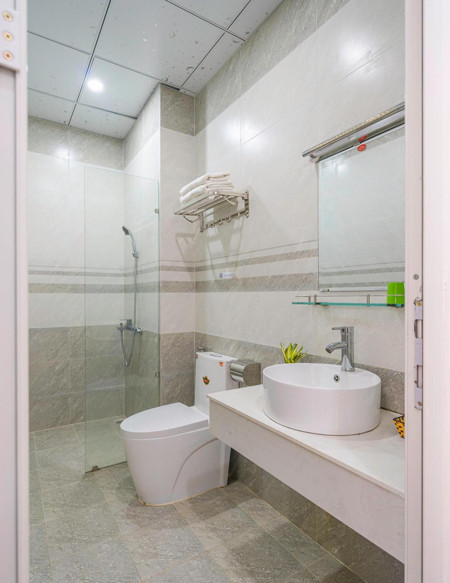 Khach San Loi Ve Da Lat Hotell Exteriör bild